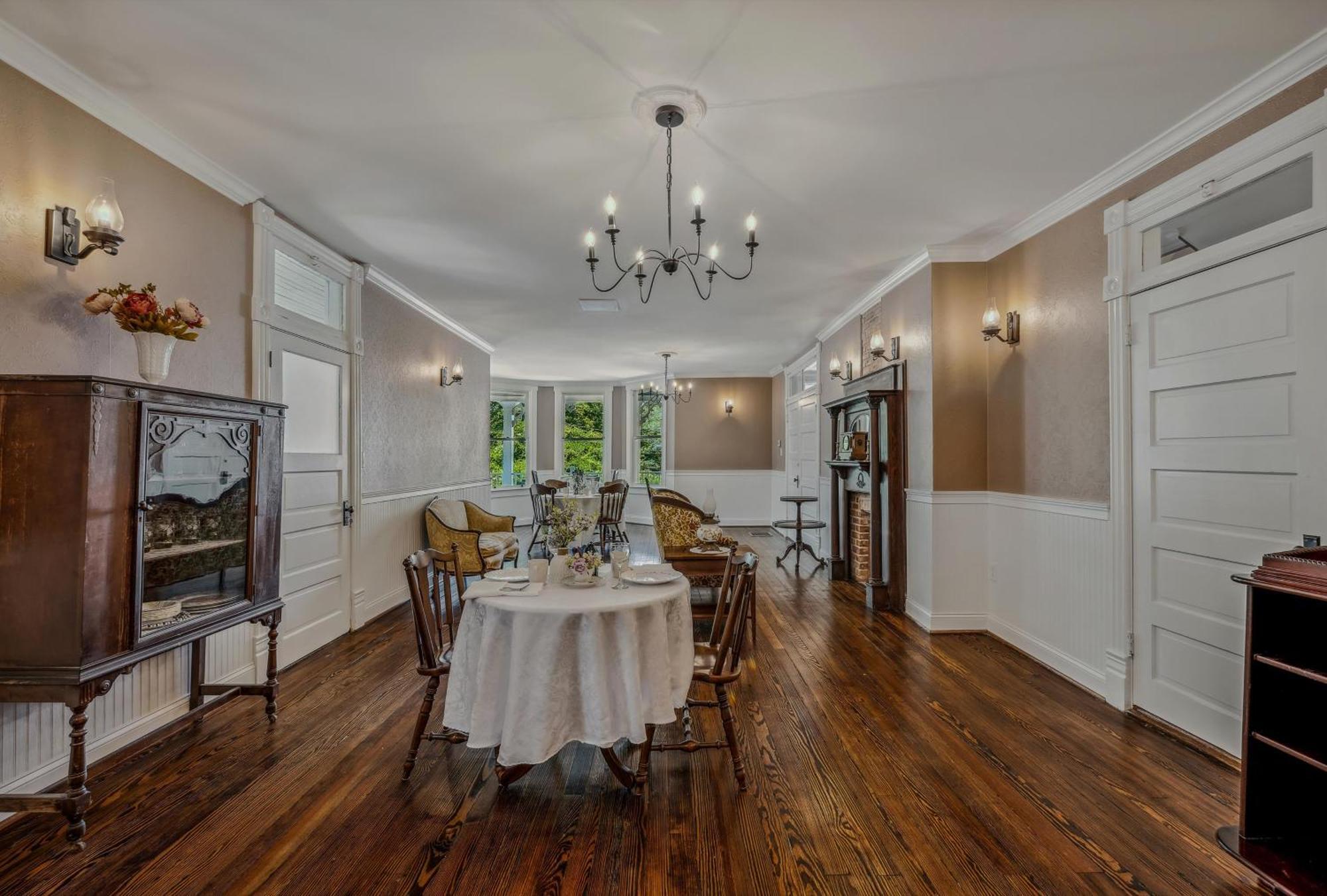 The Grand Castalian Inn Bed And Breakfast Berkeley Springs Εξωτερικό φωτογραφία