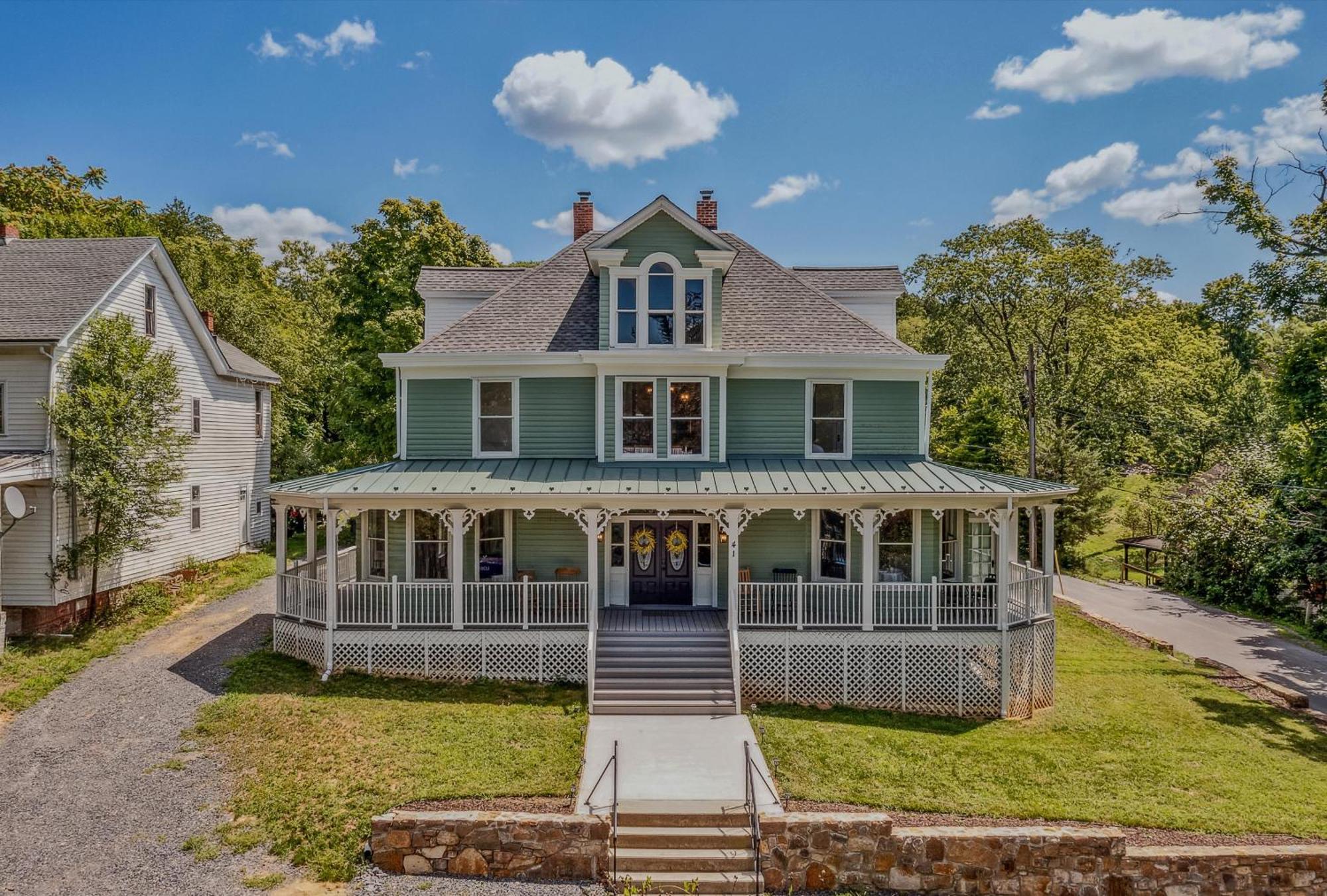 The Grand Castalian Inn Bed And Breakfast Berkeley Springs Εξωτερικό φωτογραφία